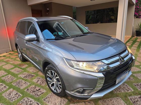 MITSUBISHI OUTLANDER 2.2 4X4 16V DIESEL 4P AUTOMÁTICO